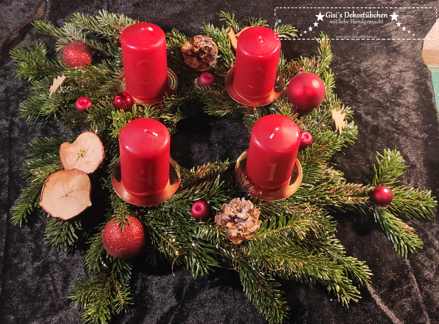 Adventskranz frisch gebunden Rot, Natur