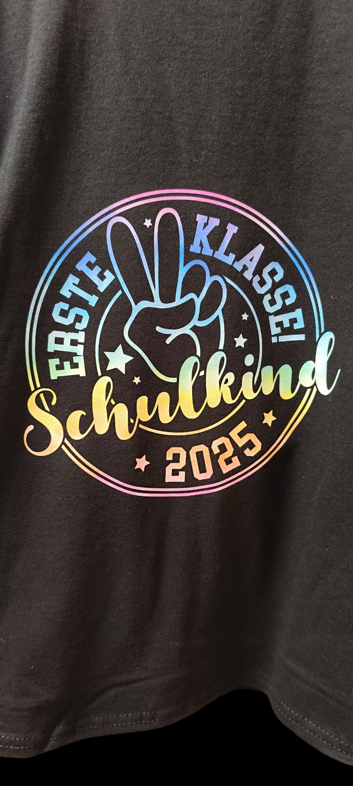 Erstklässler T-Shirt: T-Shirt für Kinder. Schulkind 2027 Shirt. Geschenk zur Einschulung