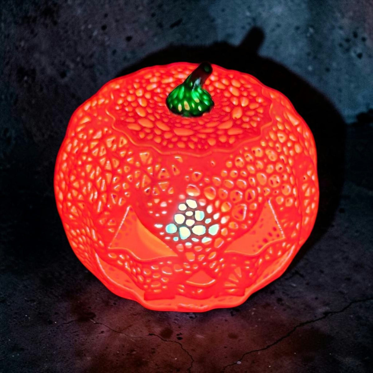 Halloween Kürbis – LED-Teelichthalter aus dem 3D-Drucker