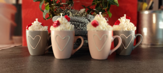 Limited Edition Muttertagskerze – Sojawachskerze im Herzbecher