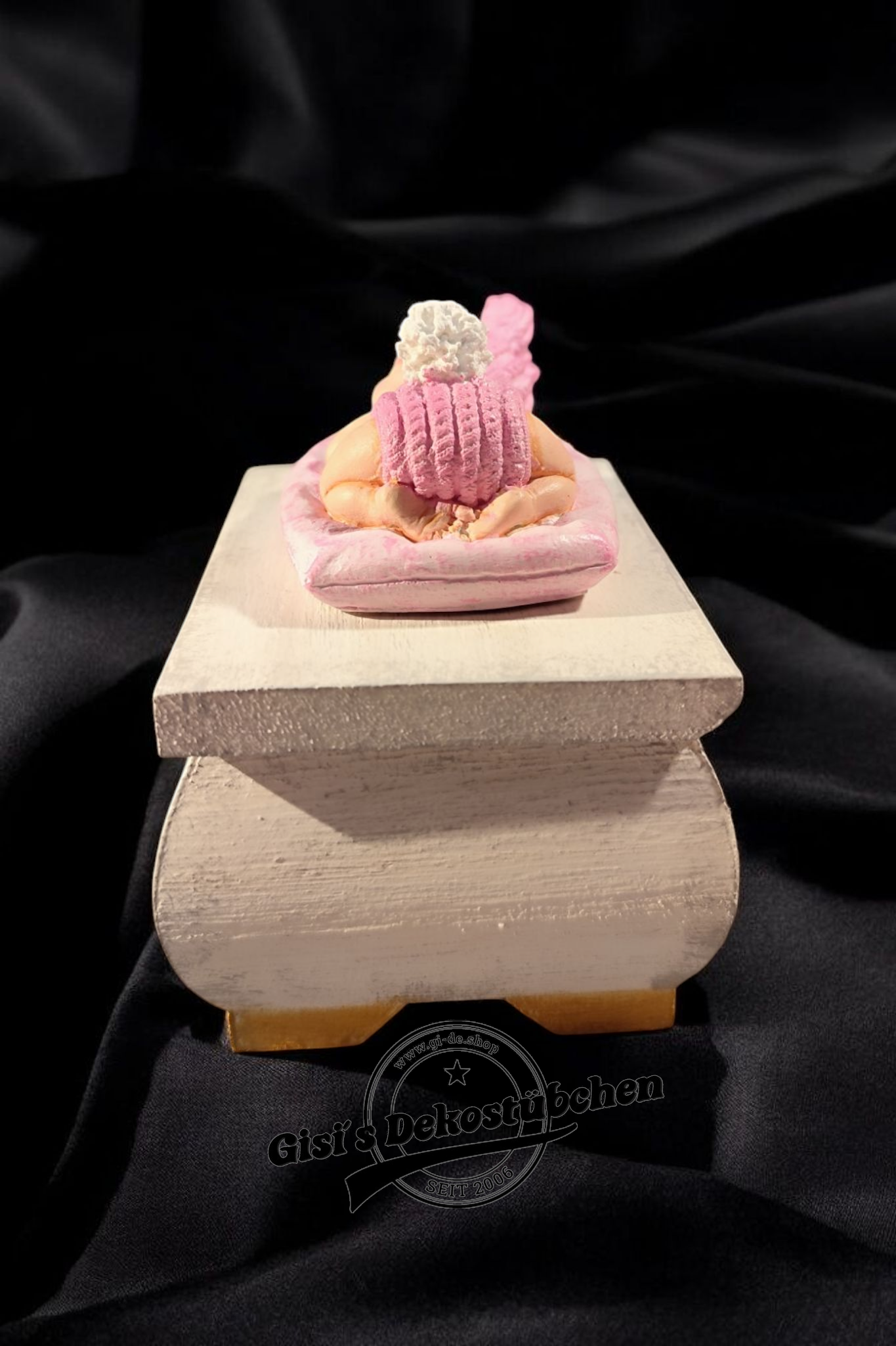 Schatztruhe mit Babyfigur handgemachte