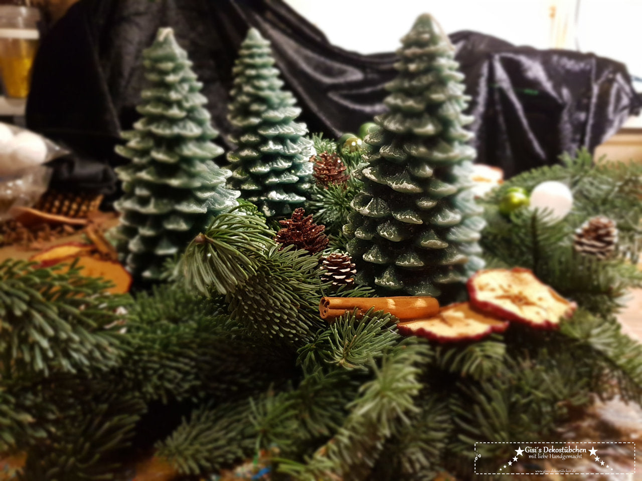 Adventskranz frisch gebunden Grün, Natur