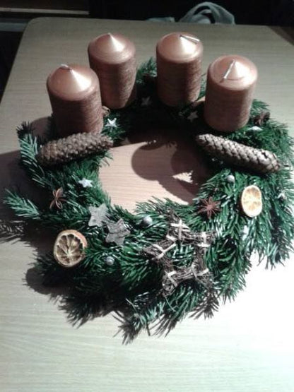 Adventskranz Sternenlicht frisch gebunden