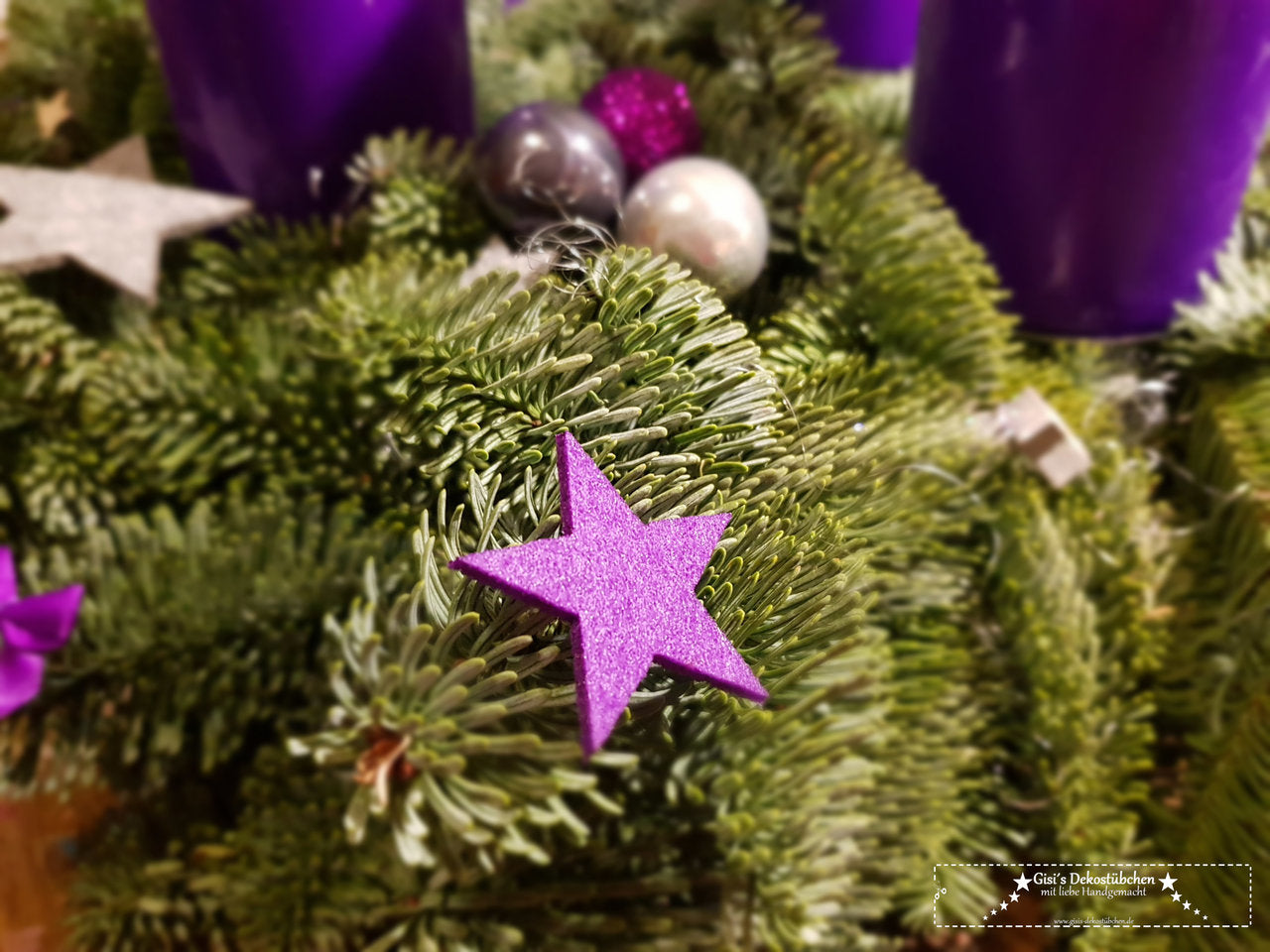 Adventskranz frisch gebunden Lila, Grau
