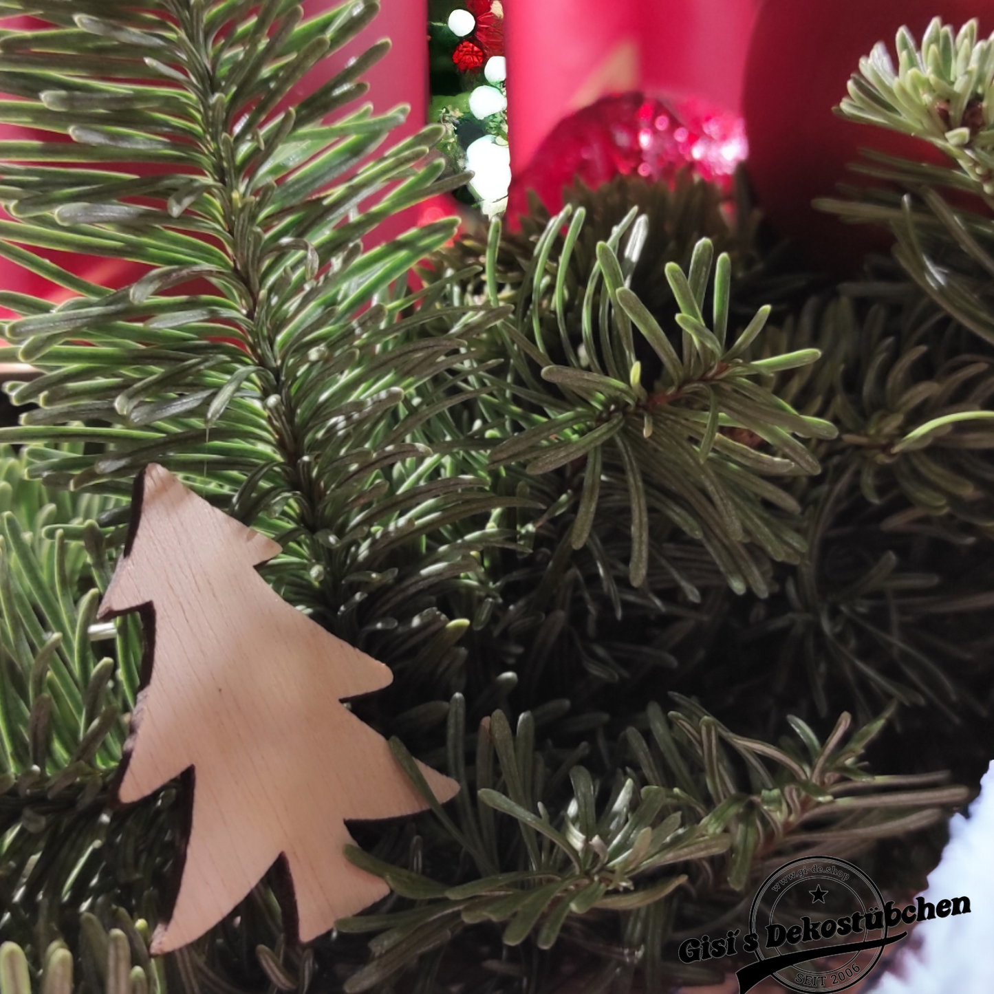 Adventskranz frisch gebunden Rot, Natur