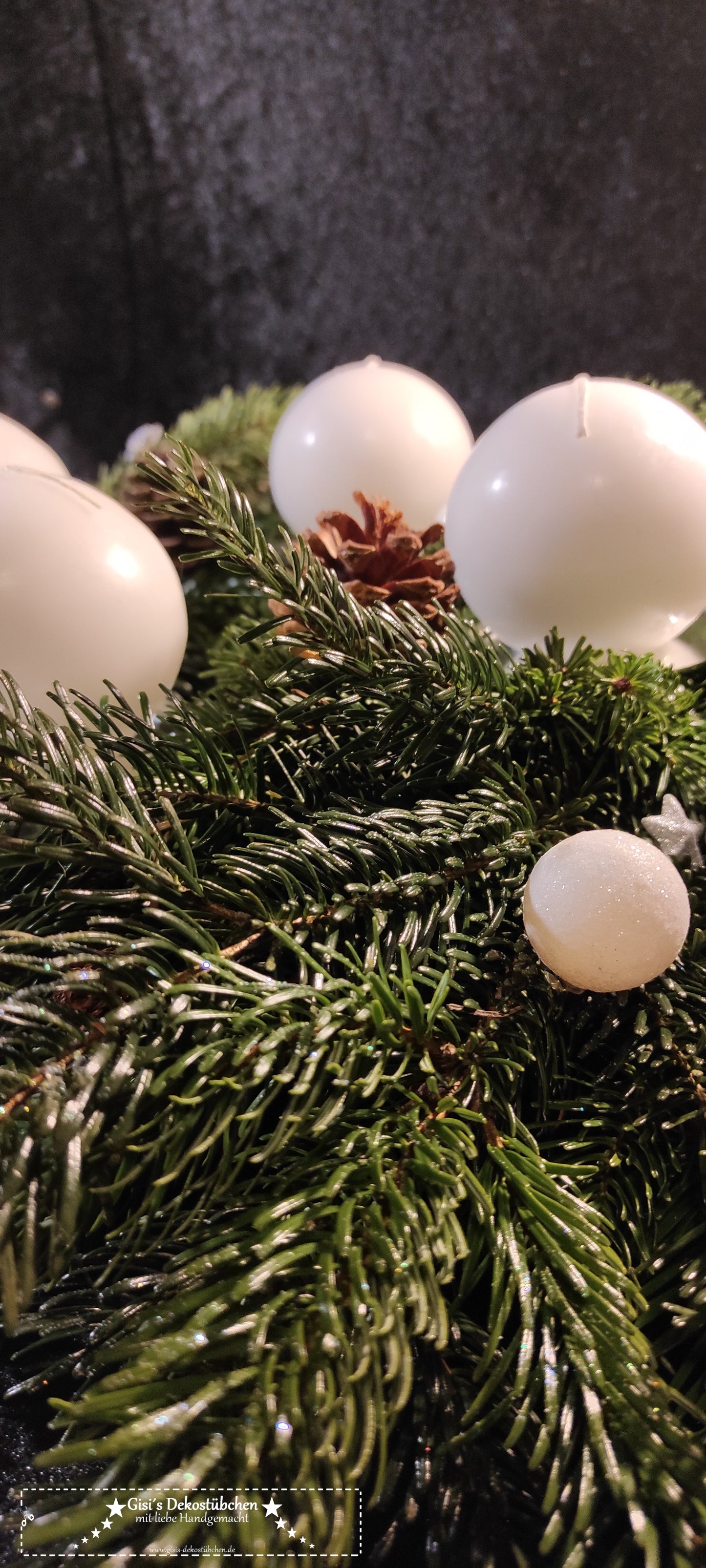 Adventskranz frisch gebunden Weiß, Silber, Natur