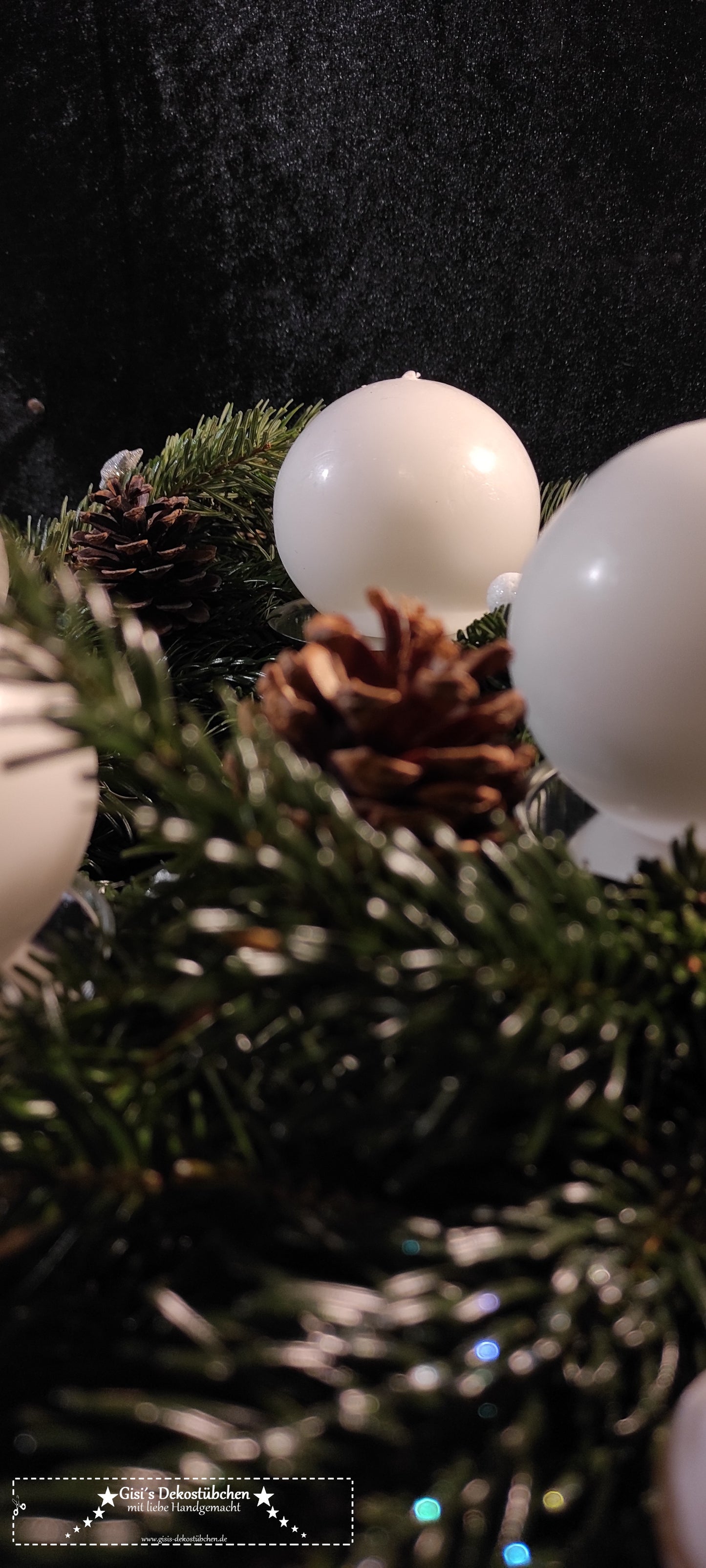 Adventskranz frisch gebunden Weiß, Silber, Natur