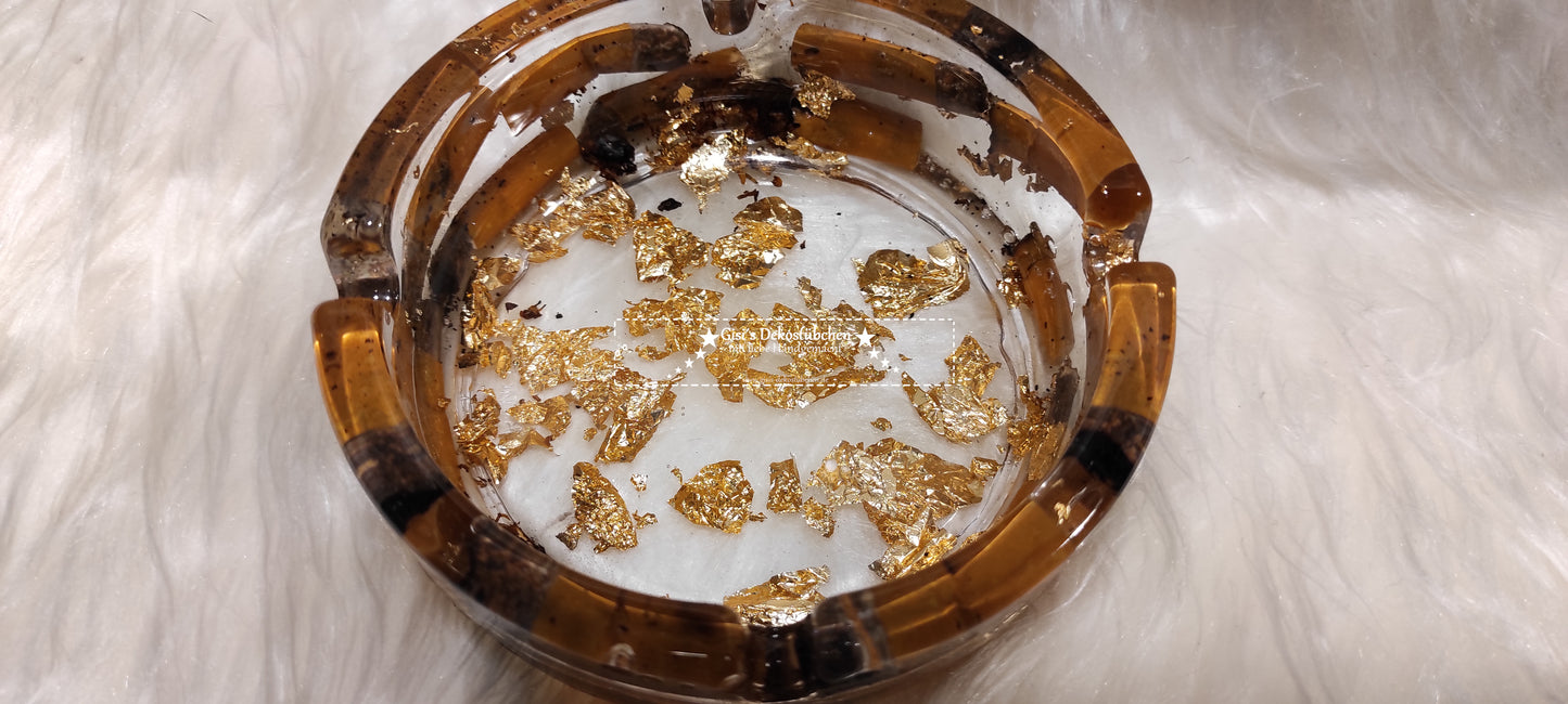 Aschenbecher Epoxidharz Zigarettenstummeln