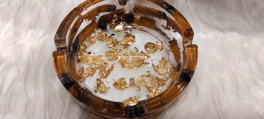 Aschenbecher Epoxidharz Zigarettenstummeln