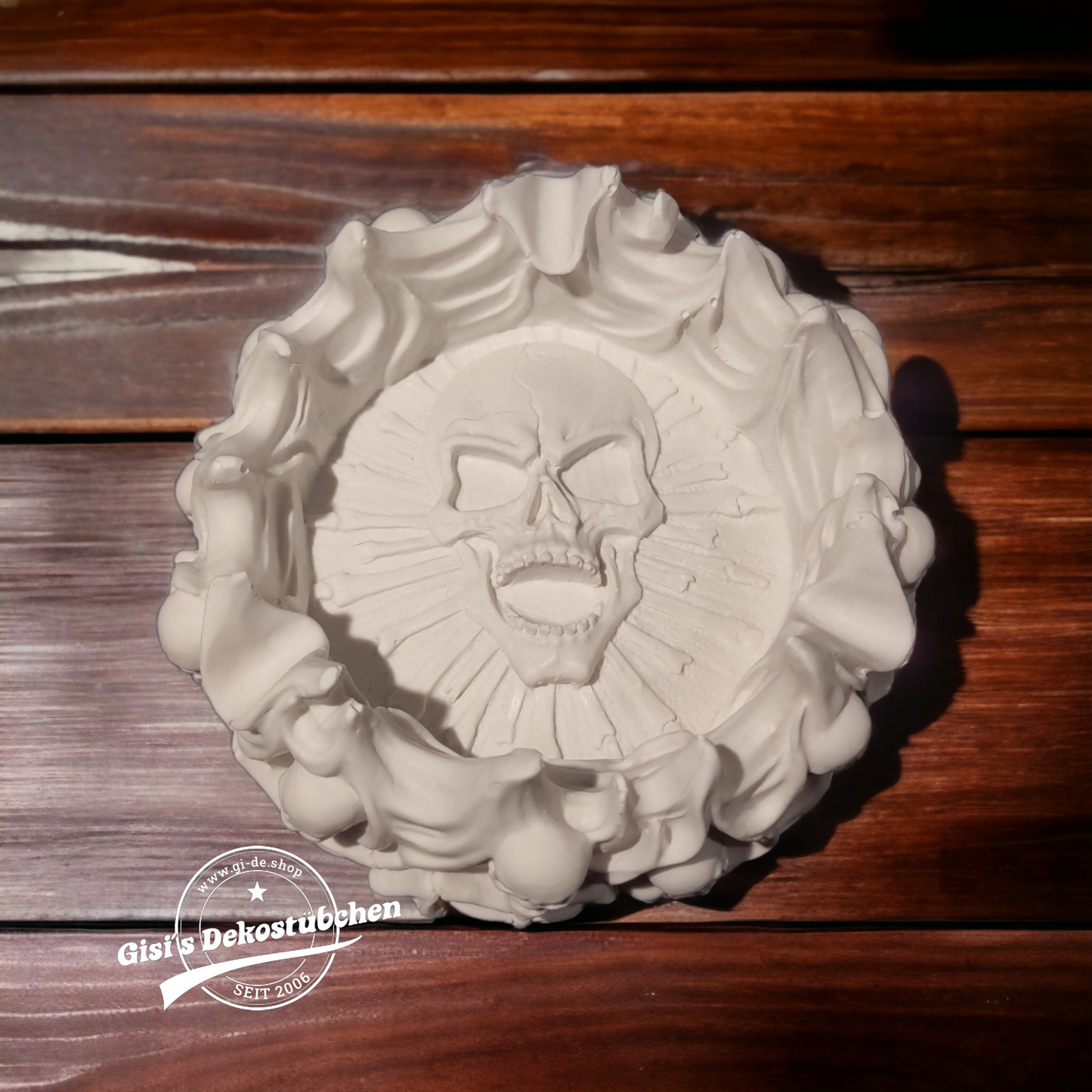 Aschenbecher mit Totenkopf