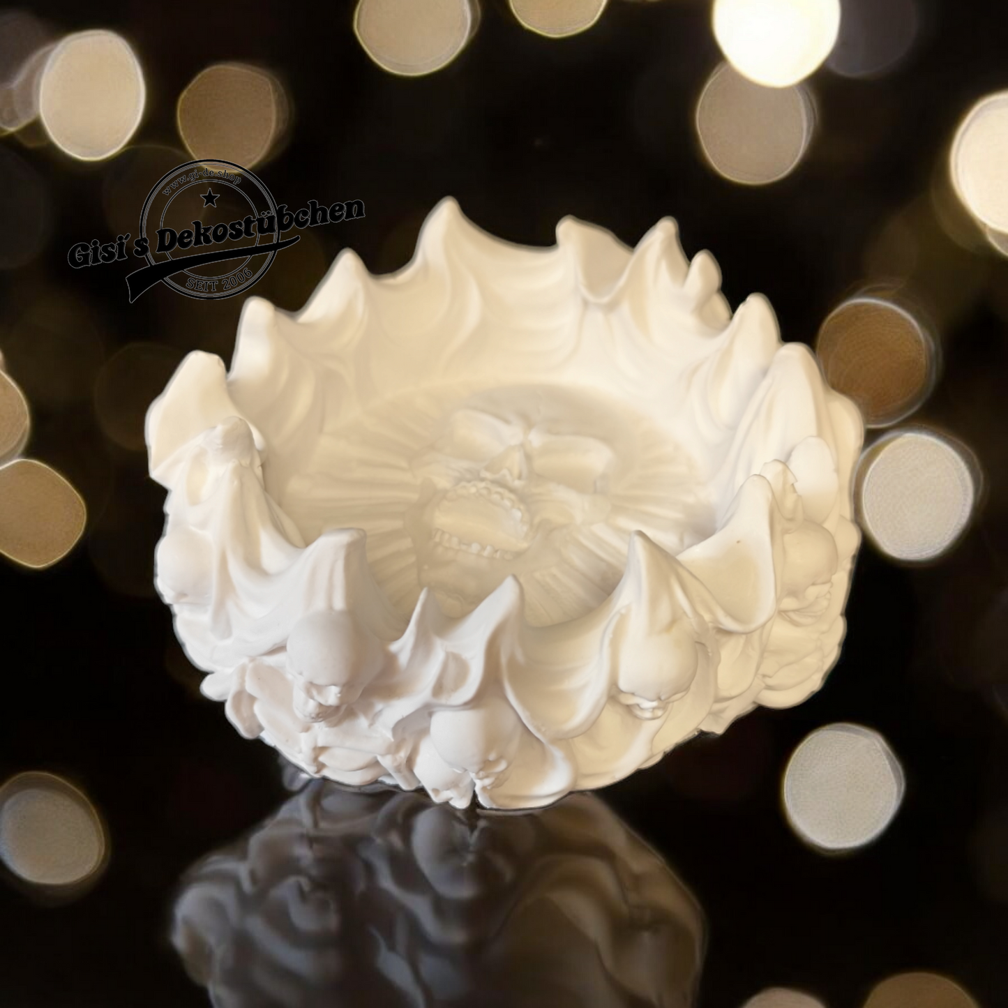 Aschenbecher mit Totenkopf