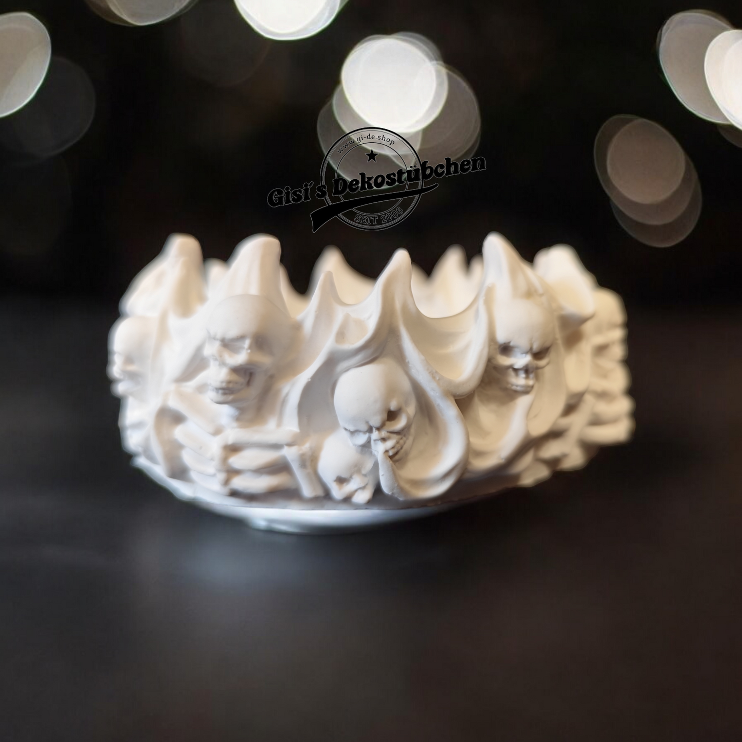 Aschenbecher mit Totenkopf