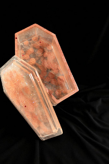 Epoxidharz-„Sarg“-Dose mit Glitzer & Nachtleuchtpigmenten – stilvoll und einzigartig
