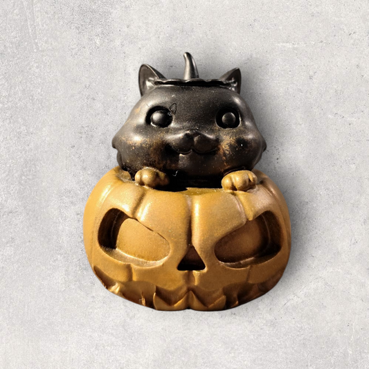 Epoxidharz Figur – Süße Katze im Kürbis – individuell gestaltbar – ca. 6x5x4 cm ---