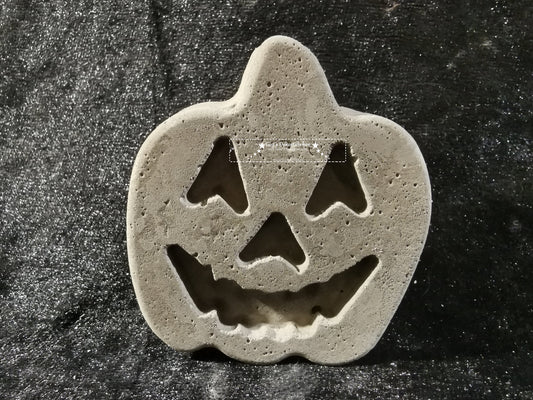 Happy Halloween aus Beton