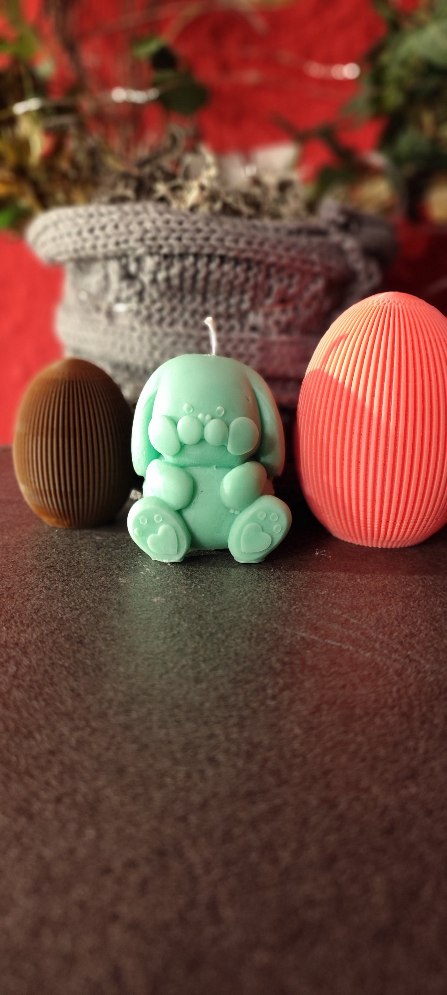 Hase Kerze mit Herzchen Pfoten – handgemacht aus Sojawachs– 6 × 5,5 × 5 cm