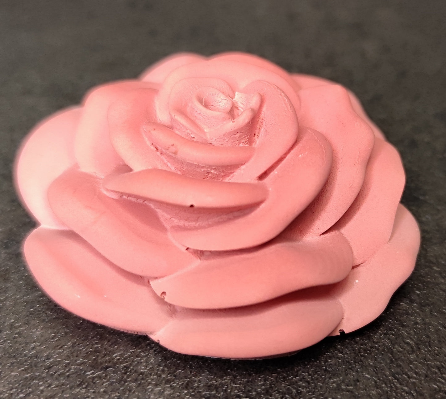 Keramik Rose in Pastellfarben – Handgefertigt – 2 Wunschfarben – Unikat – 7,7 cm