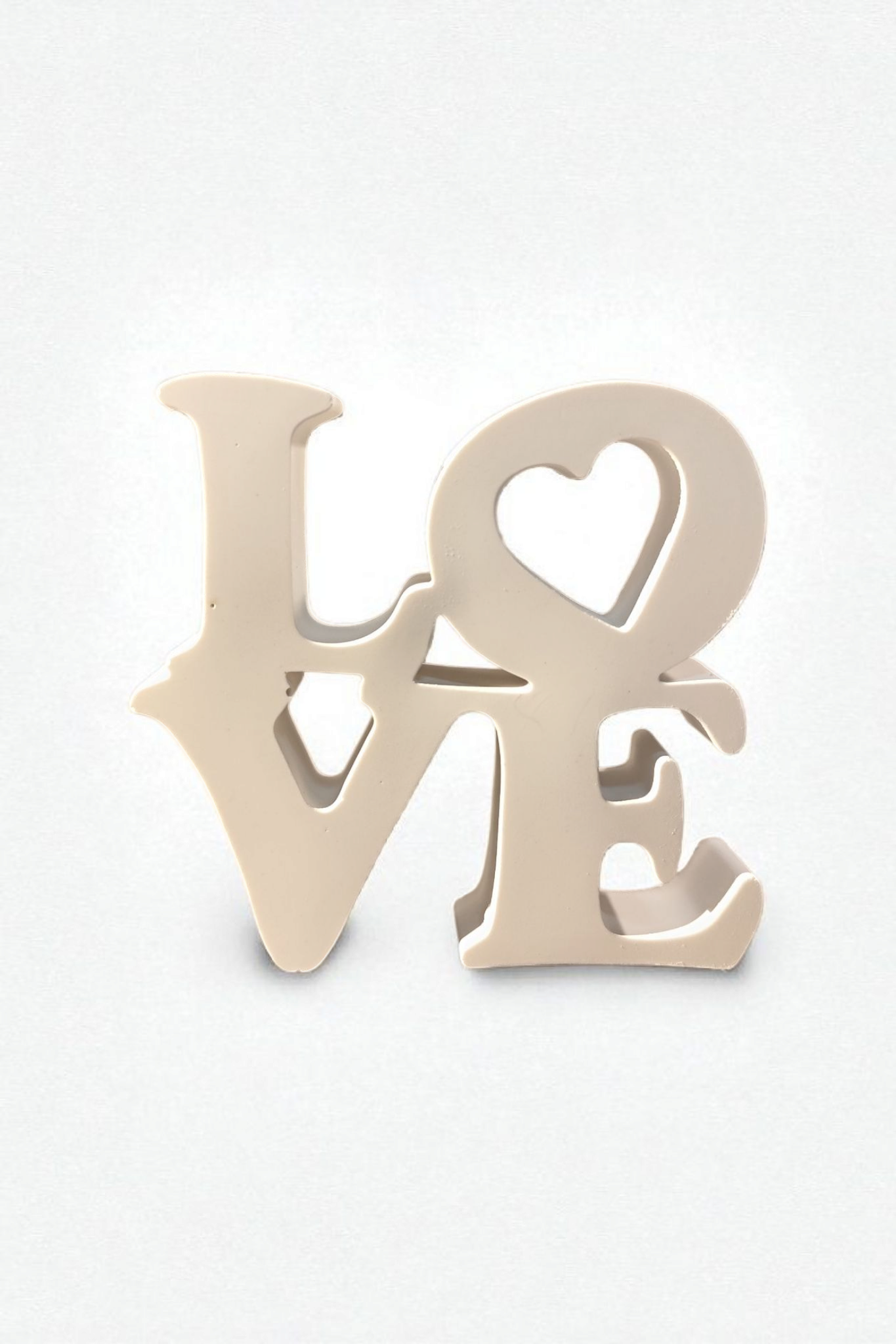 LOVE Figur aus Keramik – handgegossenes Dekoherz
