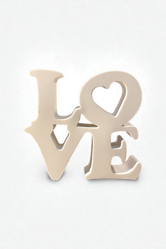 LOVE Figur aus Keramik – handgegossenes Dekoherz