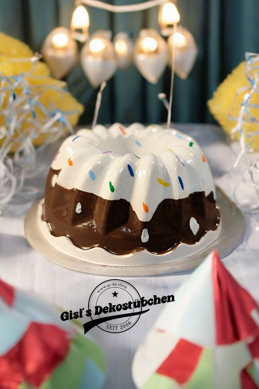 Mini Gugelhupf | Handbemalt Gugelhupfe | Kerzenständer | Pustekuchen | Kuchenstück