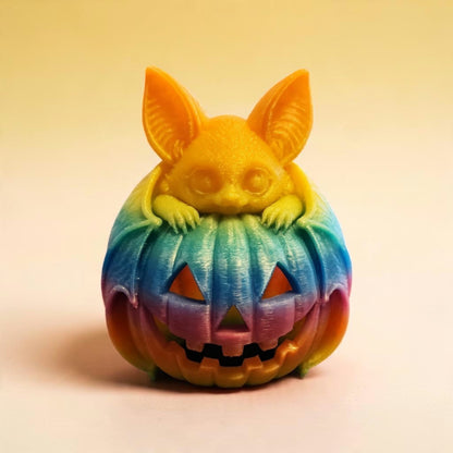 Niedliche Fledermaus auf Halloween-Kürbis – 3D-gedruckter LED-Teelichthalter in Wunschfarbe