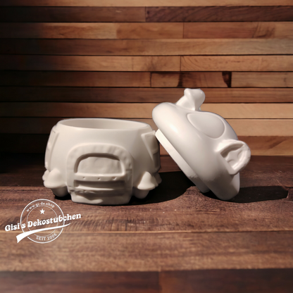 Niedlicher Keramik Pilz als Dose mit Tür und Schornstein.