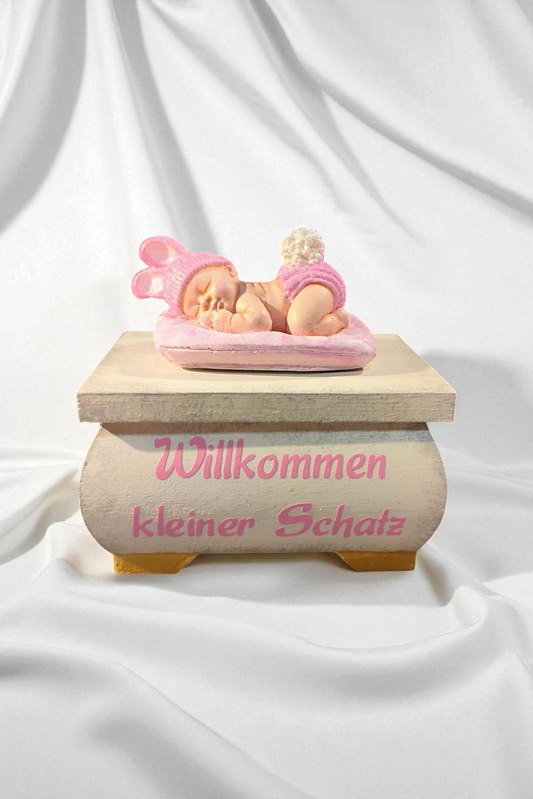 Schatztruhe mit Babyfigur handgemachte