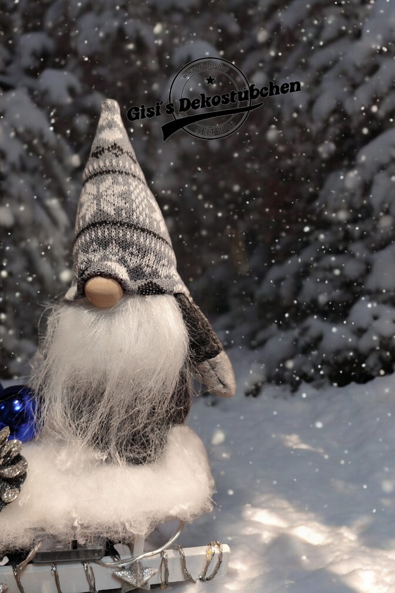 Schlitten Wichtel Advent Weihnachten Winter Holz Blau / Grau