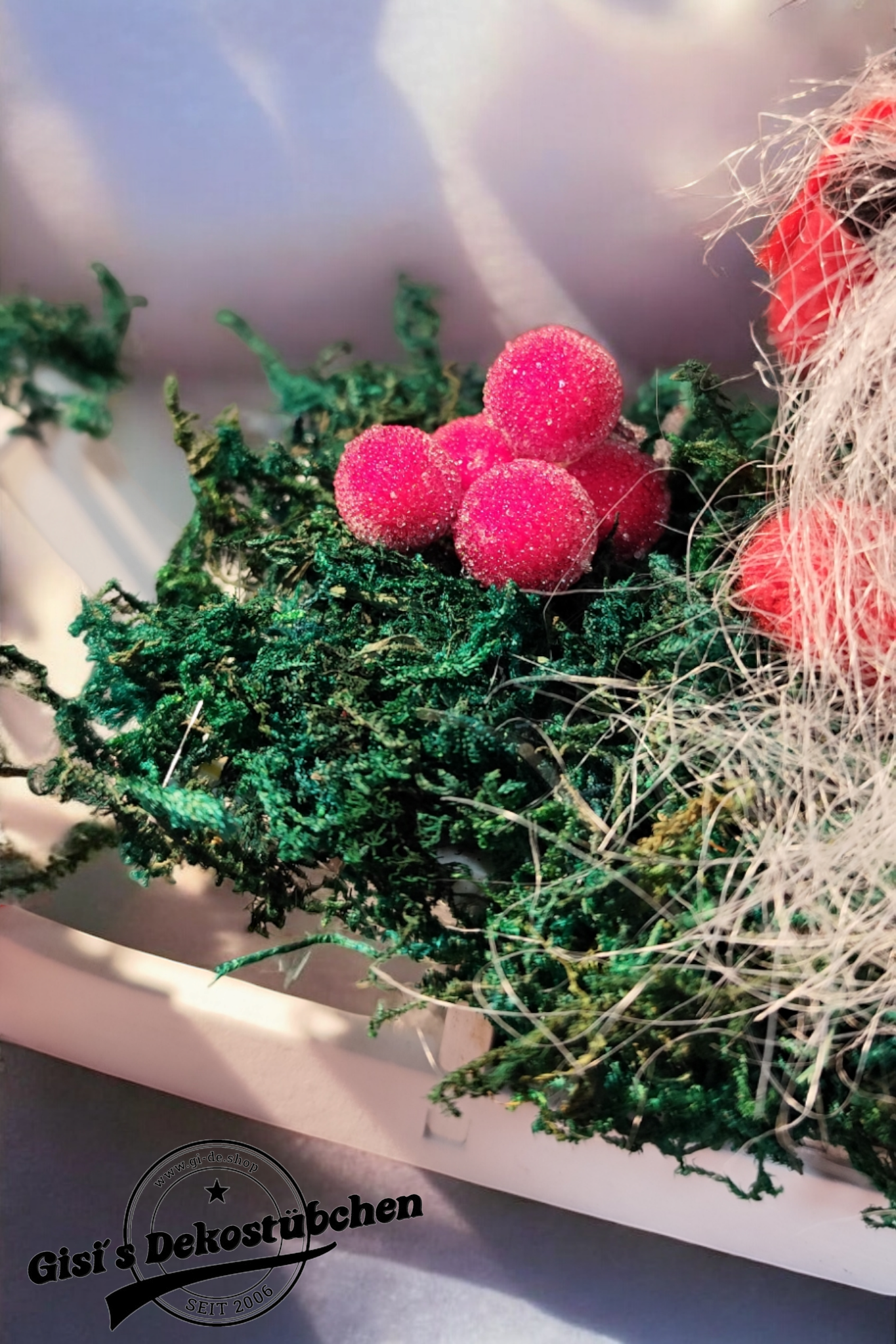 Schlitten Wichtel Advent Weihnachten Winter Holz rot Beeren