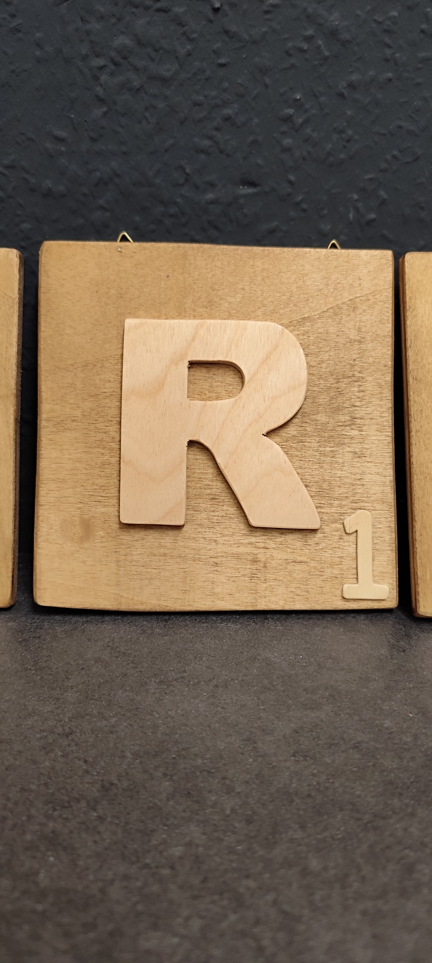 Scrabble - Wanddeko groß 15x15 cm "Braun"