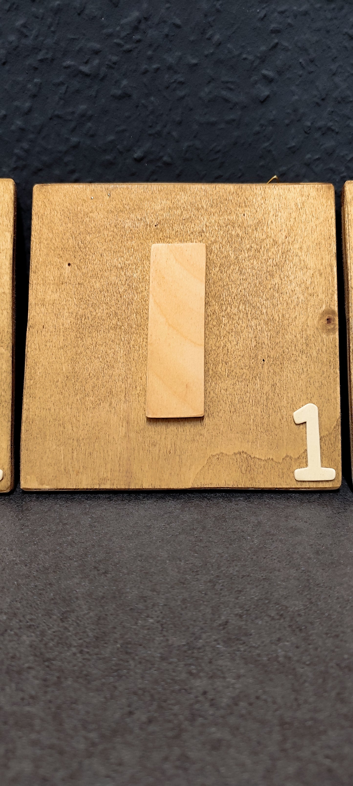 Scrabble - Wanddeko groß 15x15 cm "Braun"