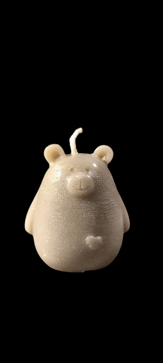 Teddy Kerze mit Herz – handgemacht aus Paraffinwachs – 3,5 × 4,5 × 5 cm – Wunschfarbe & Wunschduft
