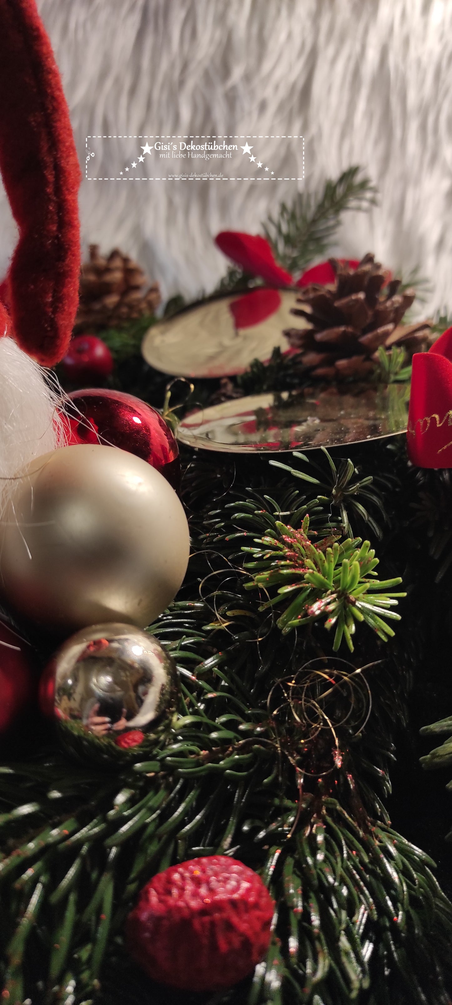 Wichtel Adventskranz frisch gebunden