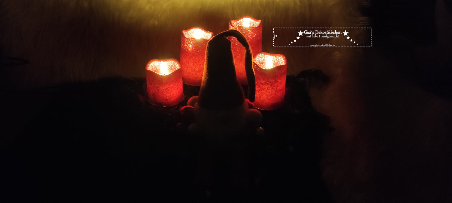 Wichtel Adventskranz frisch gebunden