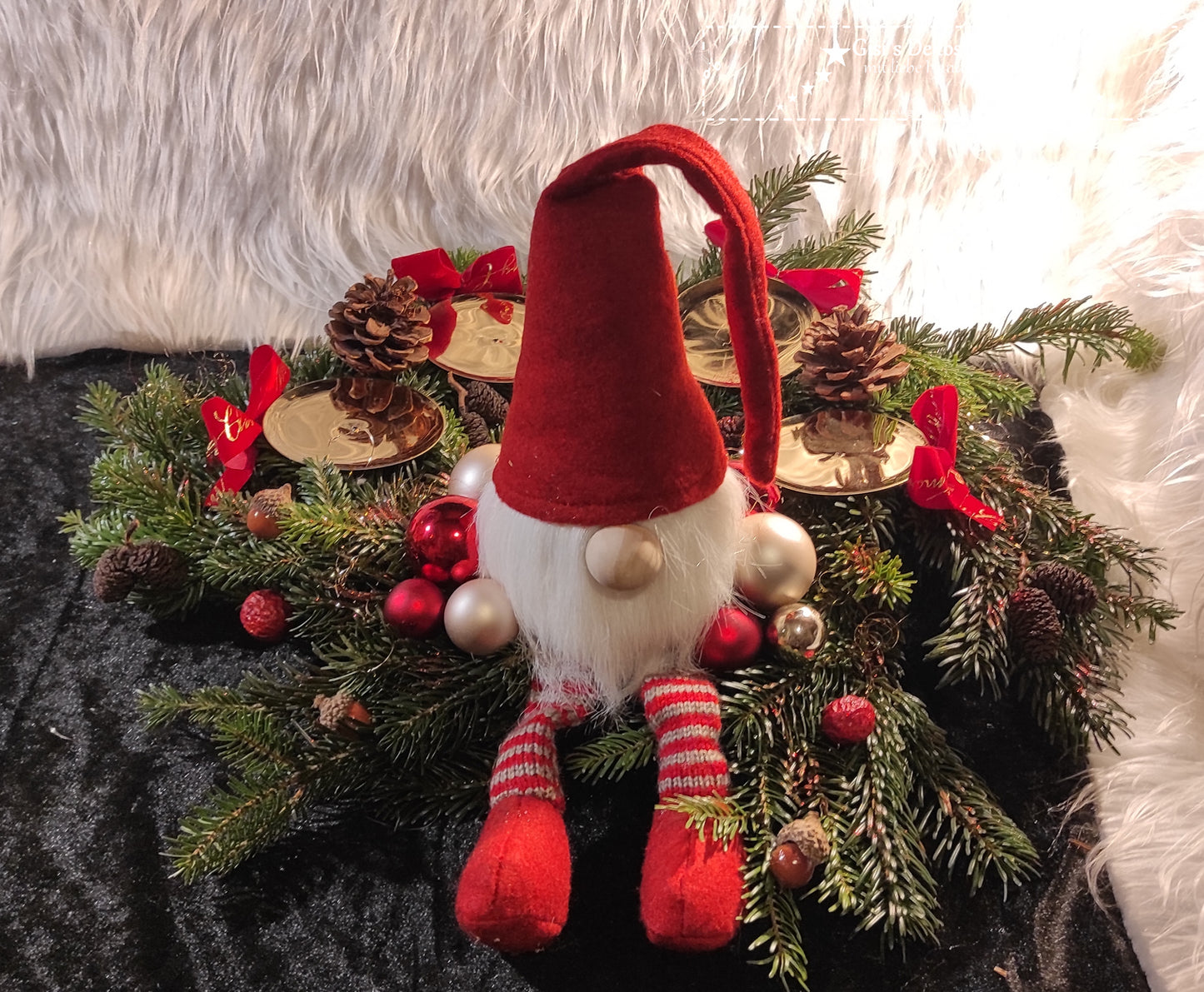 Wichtel Adventskranz frisch gebunden